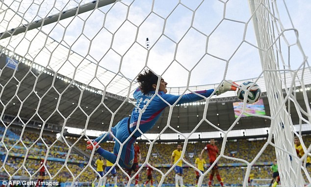 Brazil 'bất lực' trước anh chàng... thất nghiệp ảnh 1